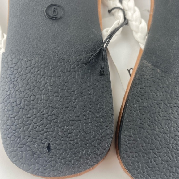 rue21 white rubber casual sandals size 6 - Picture 6 of 7